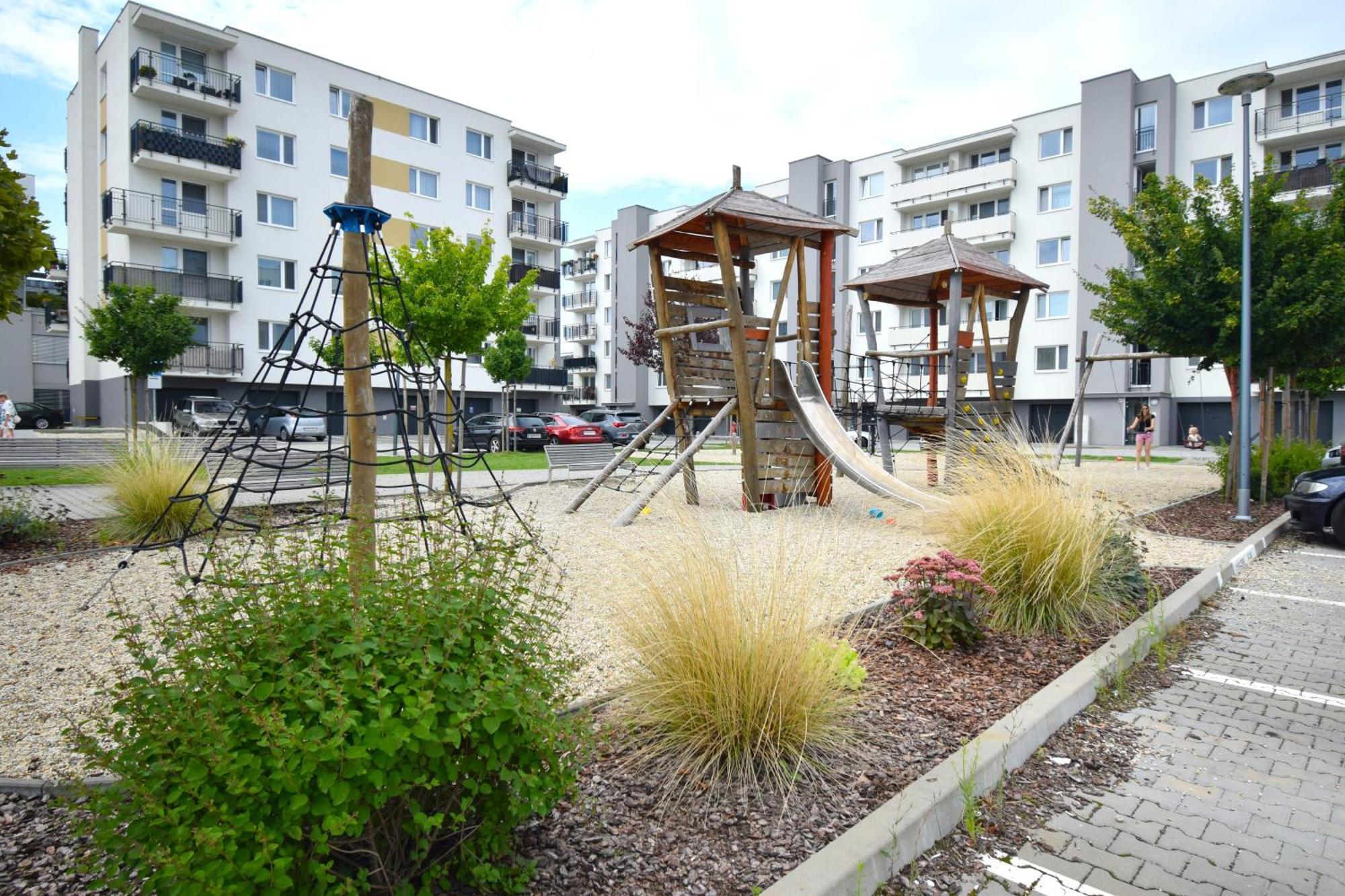 Apartman Zlatovska 22B Trenčín Extérieur photo