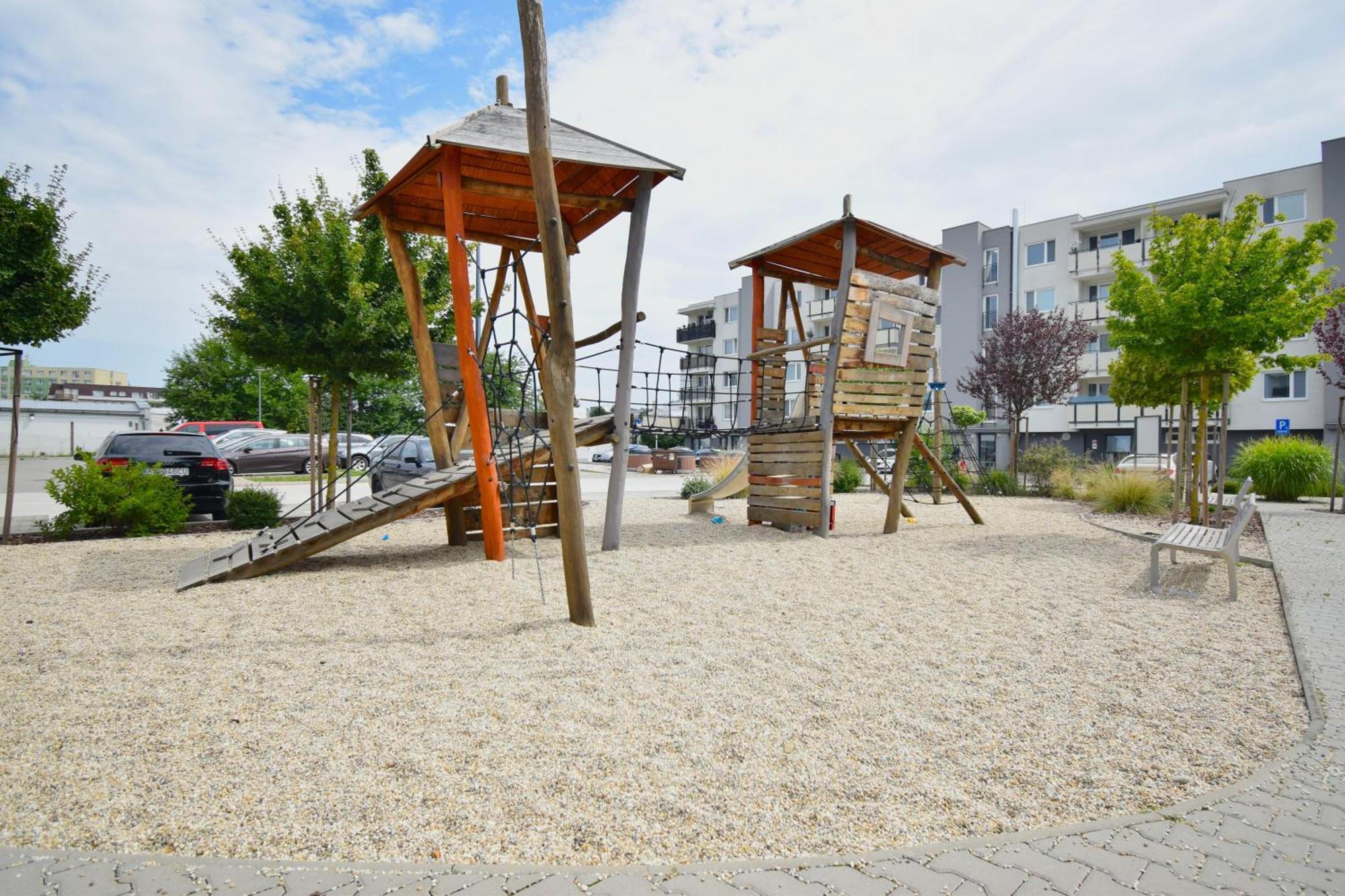 Apartman Zlatovska 22B Trenčín Extérieur photo